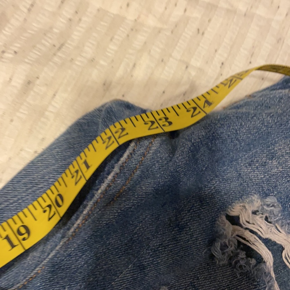 Distressed Jeans - Picture 3 of 5